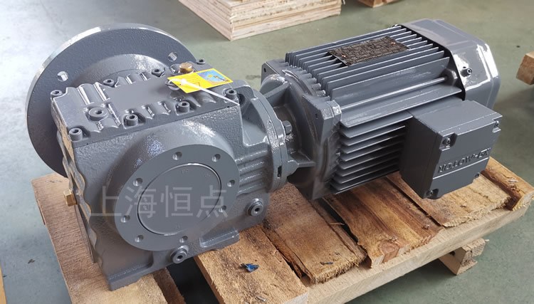 SF57系列減速機 輸入配電機 右輸出單軸+法蘭實物圖