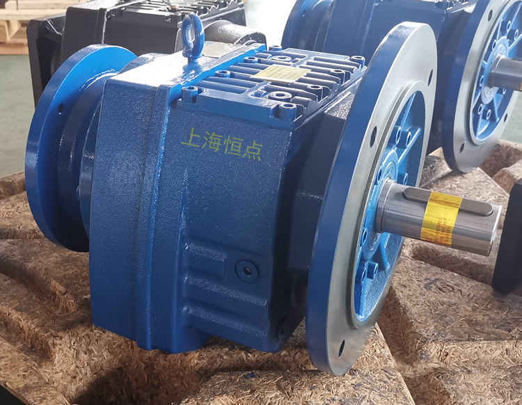 RF87減速機，輸入配法蘭B5端蓋，立式法蘭輸出，實物照片