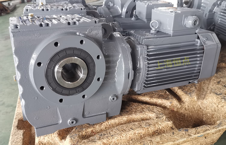 SA77系列減速機輸入配電機，輸出通孔，常用件實物圖