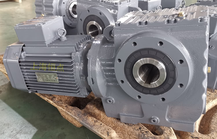 SA77系列減速機輸入配電機，輸出通孔，常用件實物圖