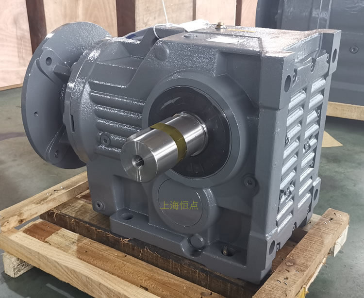 K97減速機，輸入配電機法蘭端蓋，右輸出單軸，實物圖如下