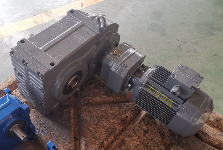  FAZ77R37雙級減速機，通孔+小法蘭輸出，實物圖